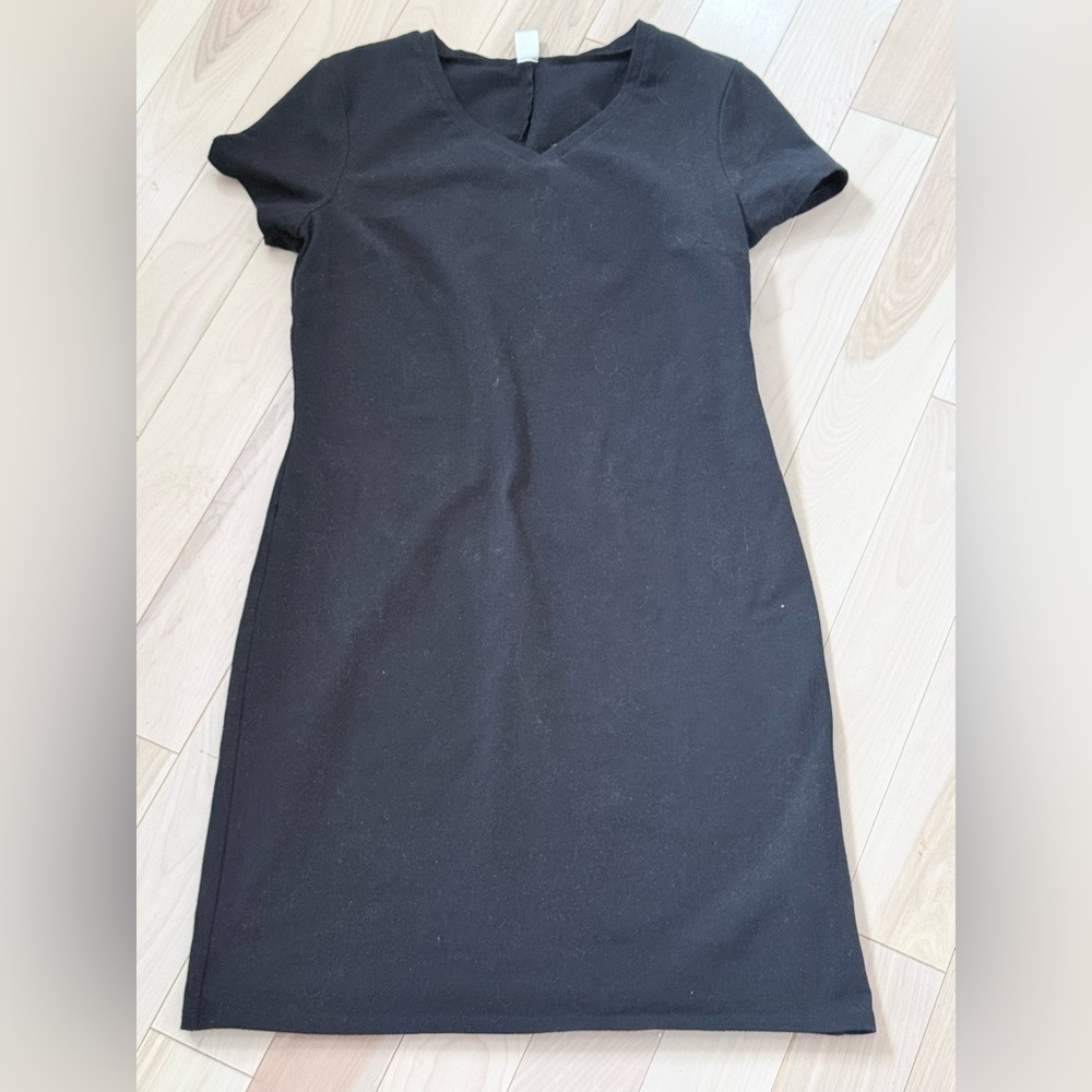 Old Navy Black V-Neck Bodycon Dress – Size Medium